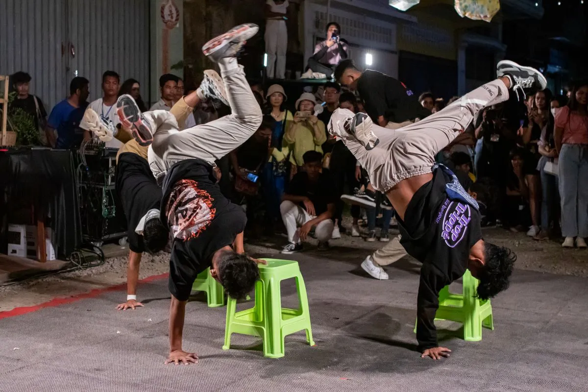 Breakdancers at the opening ceremony of the S'Art Urban Arts Festival