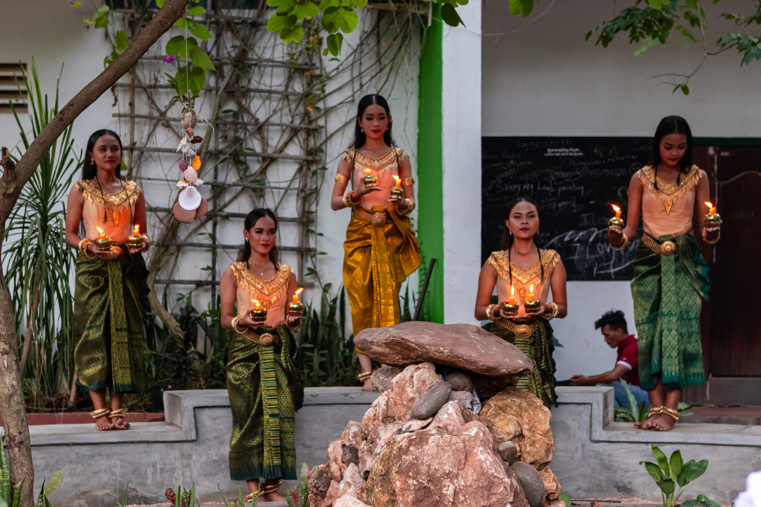 Students interpreting the Moon Lovers dance during Bandaul's memorial