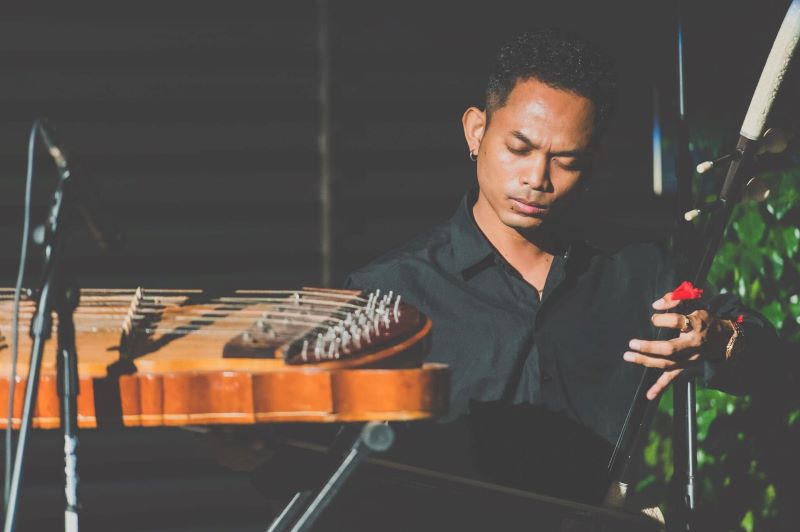 Read Vanthan’s story from being a music student at Phare Performing Arts School to national fame.
