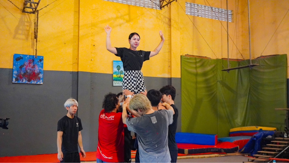 Avant-première : La collaboration entre le cirque coréen et le cirque cambodgien au Festival international du cirque de Tini Tinou 2024