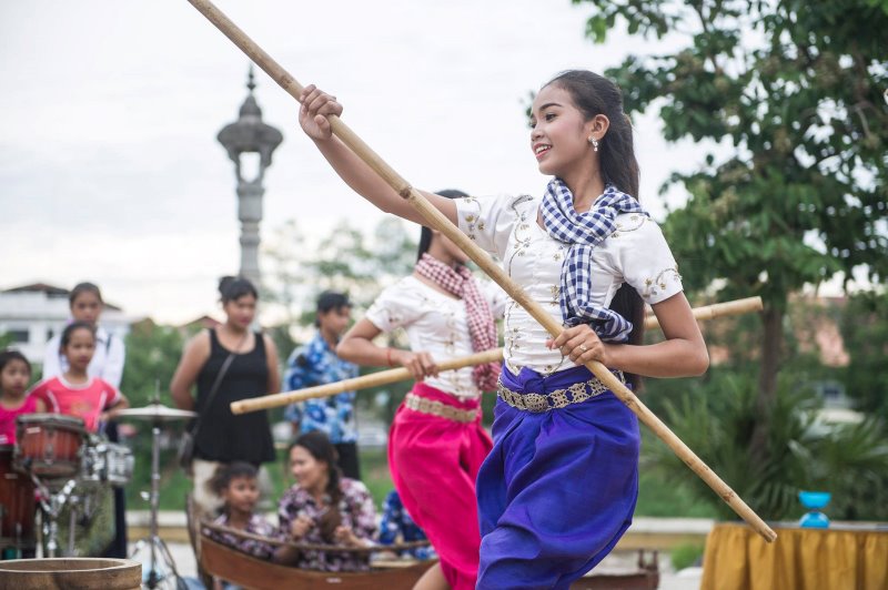 A traditional Khmer dance performed by students at Phare Ponleu Selpak