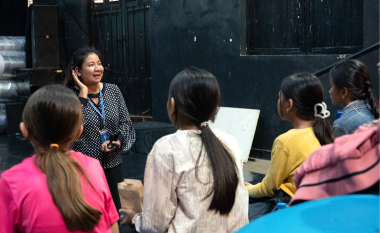 Nutrition workshop for Phare Ponleu Selpak’s students.